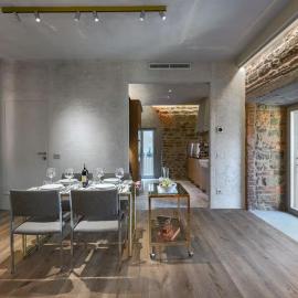 2BR Luxury Tower-House Prime Location Cosy