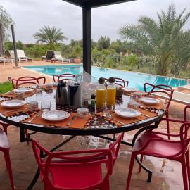 Villa Malika Private Luxury Villa Marrakech, hotel in Tameslouht