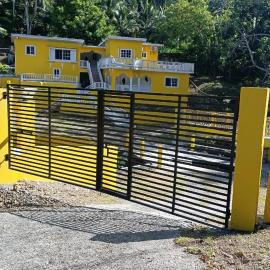 River Edge Guest House, hotell i Hope Bay