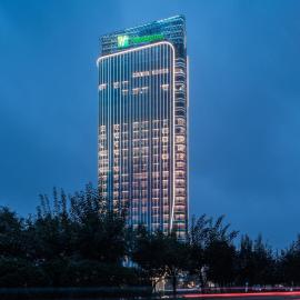Holiday Inn Xi'an Chanba by IHG-Near Xi'an International Convention Exhibition Center and Shopping mall and The Romantic show of Xi'an-Free Luggage Storage-English Service – hotel w mieście Xi'an