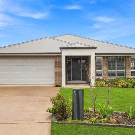 Robinson Retreat - Sleeps 8 Pet Friendly