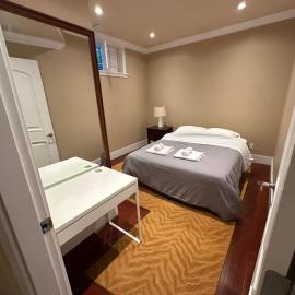 Room in Luxury Homestay Next to Mall and Skytrain, hotel a Vancouver