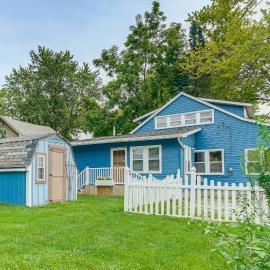 Walk to Beach! Luna Pier Haven w/ Yard & Views, Hotel in Luna Pier