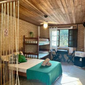 Quartos no centro de trindade paraty 2min da praia andando โรงแรมในปาราตี