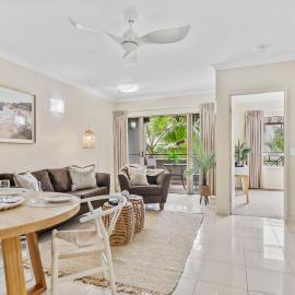Lux Resort Cairns 9 Pools Gym BBQ Free Parking