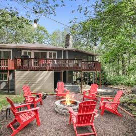 Contemporary Home in Pocono Farms Country Club