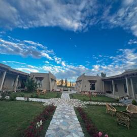 Ayum Resort Ladakh, отель в Лехе