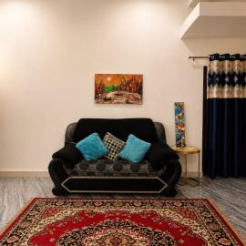 Luxury 2BHK near Triveni Sangam Prayagraj Kumbh Magh Mela Allahabad High Court AC WiFi Parking SF1- Divine Solace