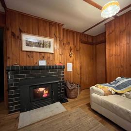 Nunyara - BYO Linen, hotel in Aireys Inlet