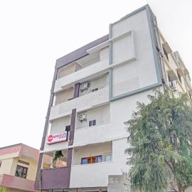 Hotel O AMS Elite Residency, hotel di Warangal