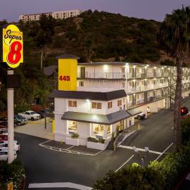 Super 8 by Wyndham San Diego Hotel Circle, hotell i San Diego