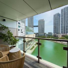 Luxury 2 bed lake and sea view at Cinnamon Life Residence