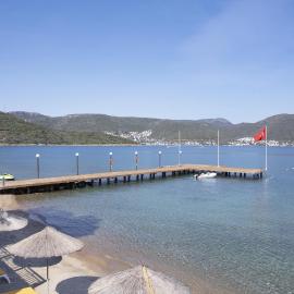 DoubleTree by Hilton Bodrum Isil Club Ultra All-Inclusive Resort, hotel in Torba