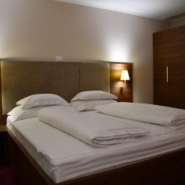 Modern guest rooms with rural charm, Hotel in Donja Kamenica
