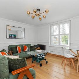 Luxury Witney Apt Cotswold Charm & Stylish Comfort