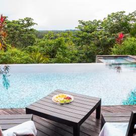 Villa Canopé - Piscine à débordement avec vue 180, hotel v destinaci Roura