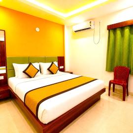 Puri में, होटल Rooftop Continental Sea Jagdish Beach Palace-Near Sea Beach#Parking Facility#Comfortable Stay With Wi-fi And Lift Facility