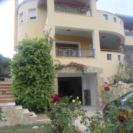 Christina 's House، فندق في أليكيس
