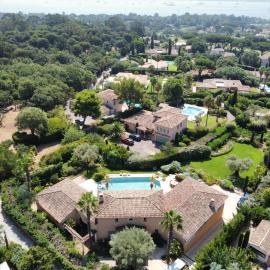Luxe Villa in Grimaud โรงแรมในกรีโมด์