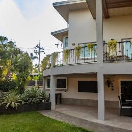 The Three Palm Villa, Hotel in Baan Tai