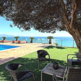 Private pool, sea views, near beach