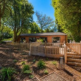 Stunning lodge with large decking and full sea-views in Suffolk ref 32204OG