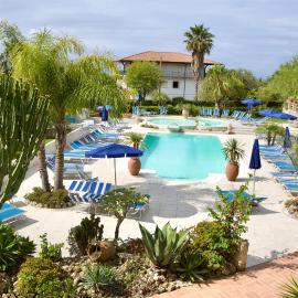 Residence with swimming pool in Capo Vaticano