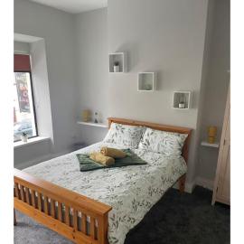 Spacious 5Bedroom Stay in the Heart of Moville