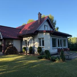 Dom nad jeziorem Dołgie Oaza, hotel di Dyminek