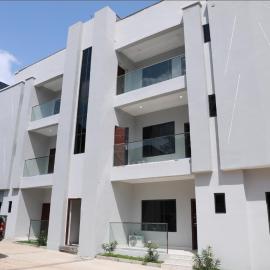 Omah Luxury Apartments, Durumi