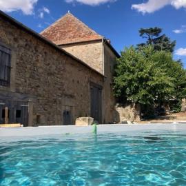 Maison de campagne avec piscine en Brionnais