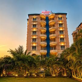 Wildberrys Suites - Complementary Breakfast - Executive Room with Living room - Swimming Pool - Restaurant - Free Parking