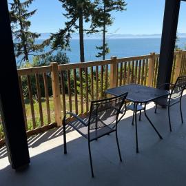 Oceanfront French Beach 1 king bedroom firepit, hotel din Shirley