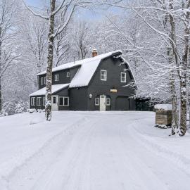 Slippery Slope Chalet, Hot tub, Arcade, Firepit, 5 min to Base, Nightlife and Restaurants โรงแรมในคิลลิงตัน