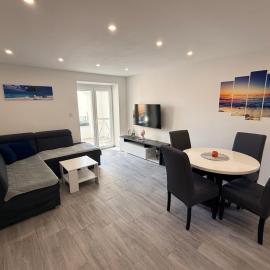 Apartmani Lucija 1, hotel di Zubovići