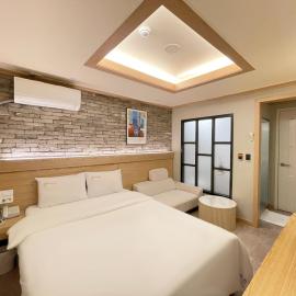 Gallery Motel
