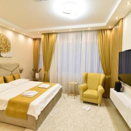 Dream Palace 4