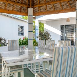 Mangrove Family Lodge