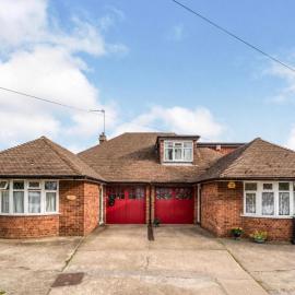 Spacious 2 bedroom home with garden
