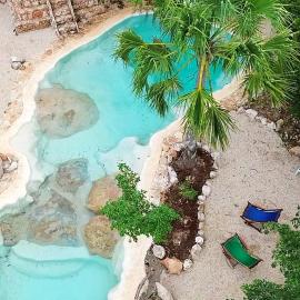 Jungle ranch Casita with Cenote style pool and AC、Dzemulのホテル
