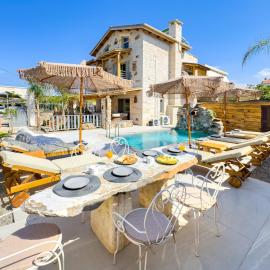 Villa Smaragda Stone Retreat with Private Pool, hotel a Canea