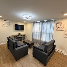 Modern Downtown Newton House Unit, hotel a Newton