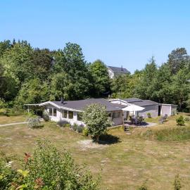 Idyllic Holiday Home With Large Garden、Fårevejleのホテル