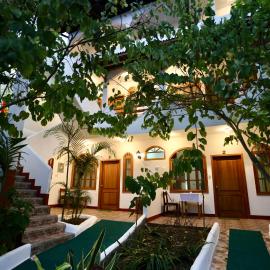 La Perla Hotel