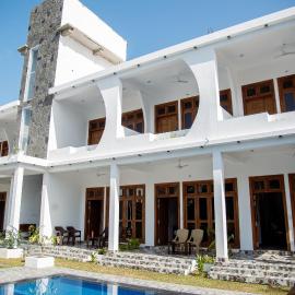 Bay Dreams Beach Hotel & Surf Camp、アルガムベイのホテル