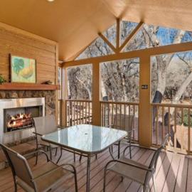 Cozy Creek Side Cabin 91 Near Verde Hot Springs, хотел в Камп Верде
