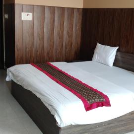 Happy Couples Stay, hotel en Haldwāni