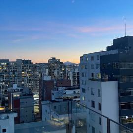 SUITE lujosa en Cielo - Balcón privado, Piscina semiolímpica, Hidromasaje ,Sauna, Gym, Juegos de mesa, Parqueadero