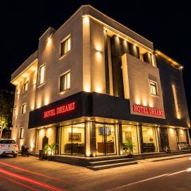 Hotel Dreamz, hotel a Karnal