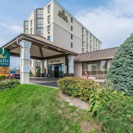 Quality Inn & Suites Bay Front, viešbutis mieste Su Sent Mari